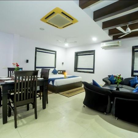 Hill View Begumpet Bed & Breakfast ไฮเดอราบัด ภายนอก รูปภาพ