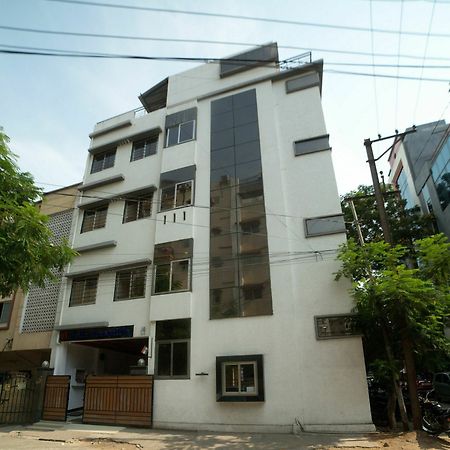 Hill View Begumpet Bed & Breakfast ไฮเดอราบัด ภายนอก รูปภาพ