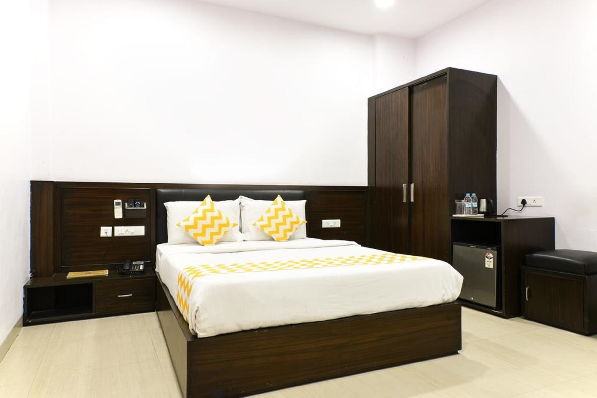 Hill View Begumpet Bed & Breakfast ไฮเดอราบัด ภายนอก รูปภาพ